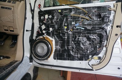 深圳雷克薩斯LX570原馬克萊文森汽車音響改裝勁浪三分頻專業(yè)汽車音響系統(tǒng)